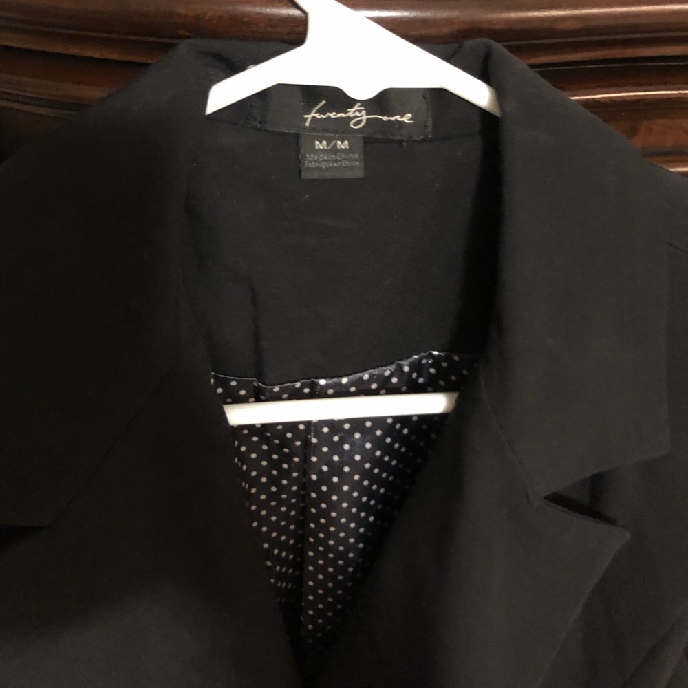 Blazer - Picture 2 of 6
